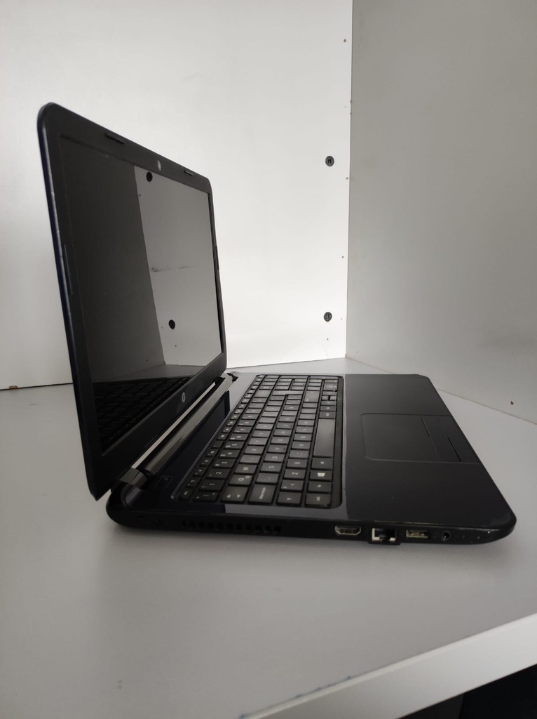 LAPTOP HP 15-AQ002lA